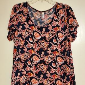 Lularoe top